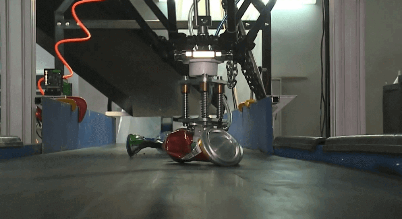 В России создали робота для сортировки бытовых отходов
