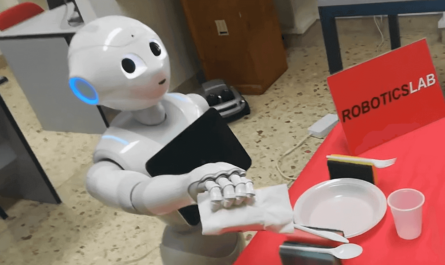 Pepper робот думает вслух, чтобы понять, как он принимает решения