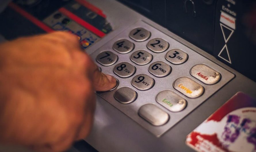 Искусственный интеллект научился подсматривать PIN-коды в банкоматах