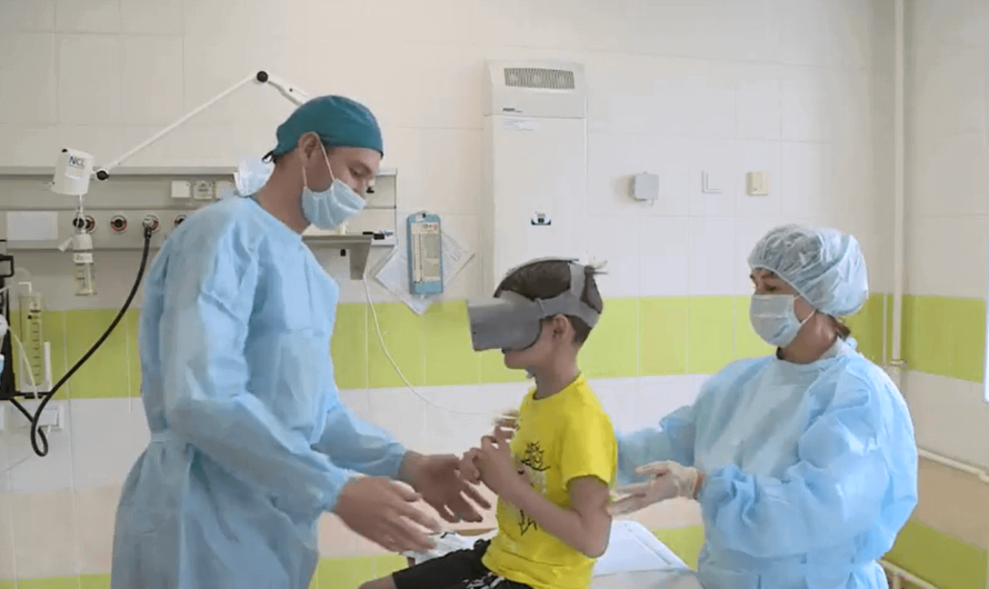 Российские врачи начали использовать очки виртуальной реальности при лечении детей