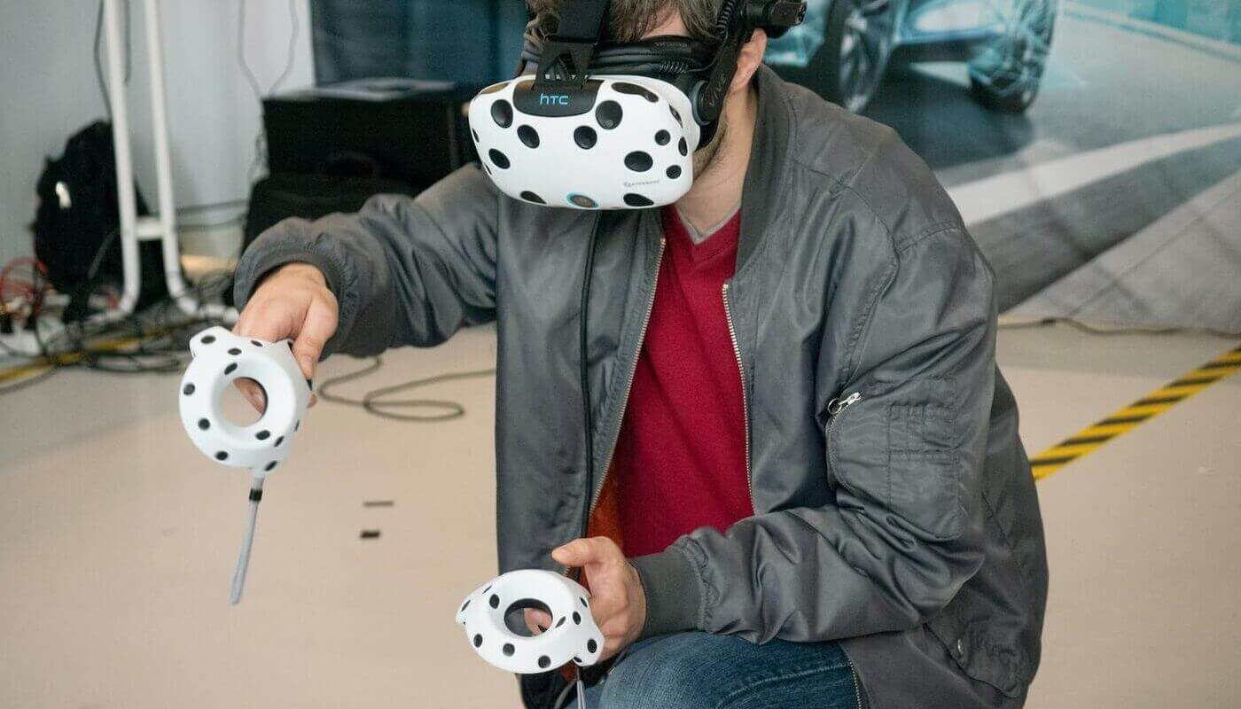 Leveraging Tendon Vibration in VR