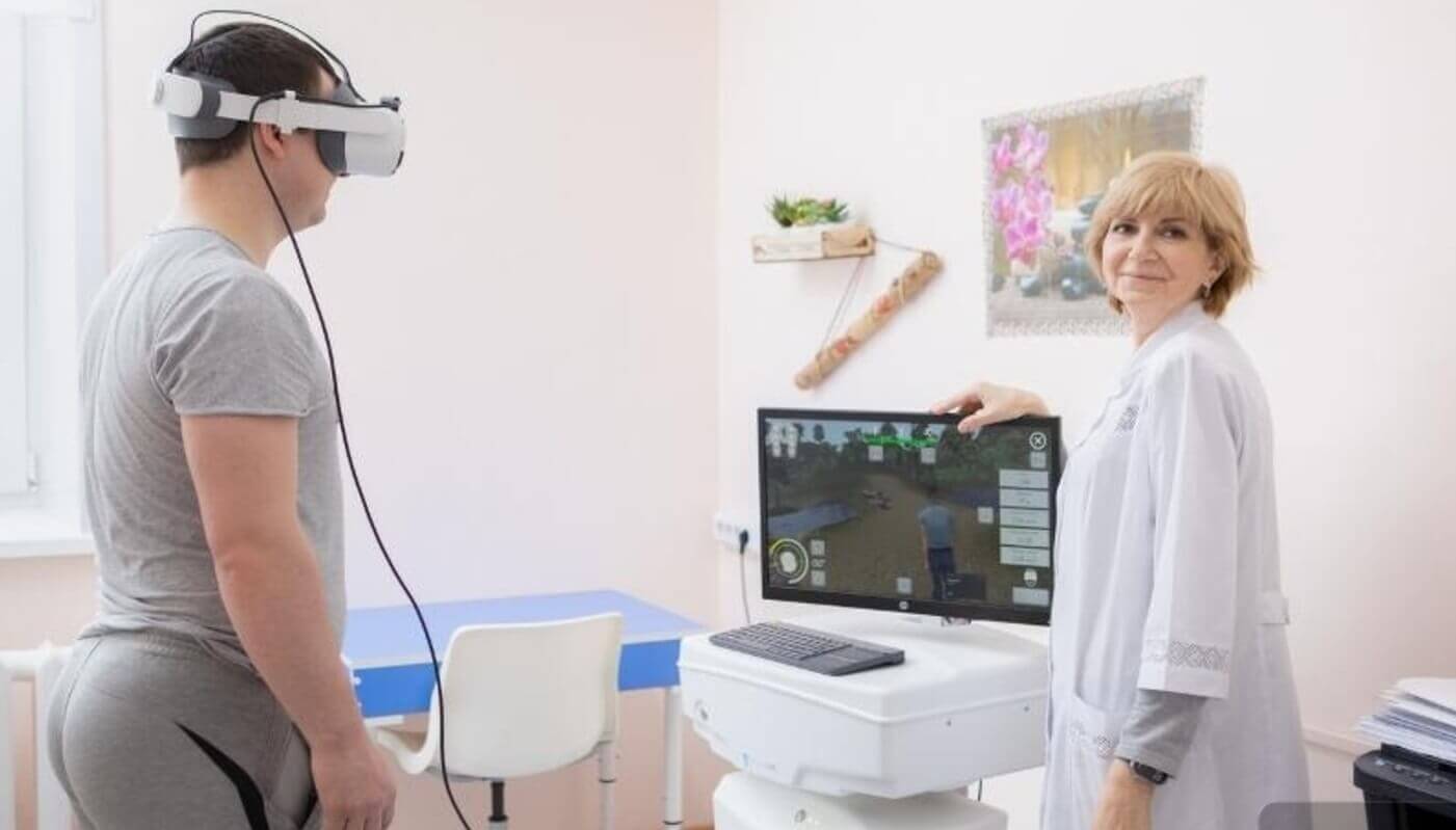 Восстанавливаться после инсульта помогает VR