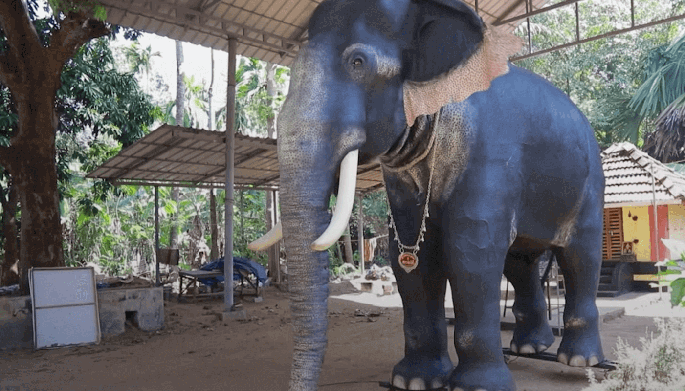 В индийском храме появился робот-слон
